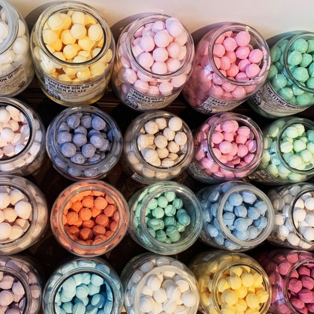 200 assorted bath bombs